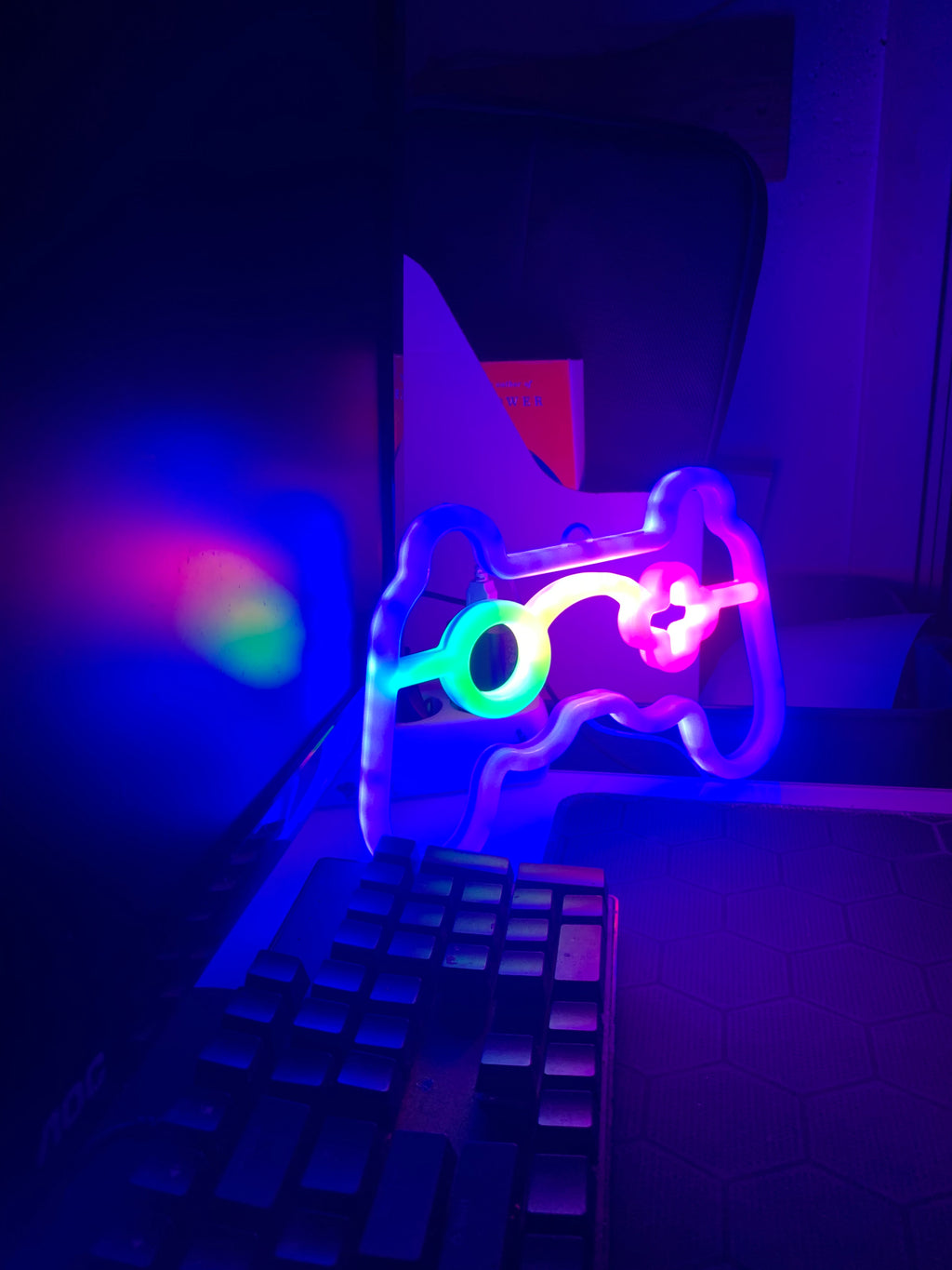 Neon Gaming Lampa – Förvandla din setup direkt
